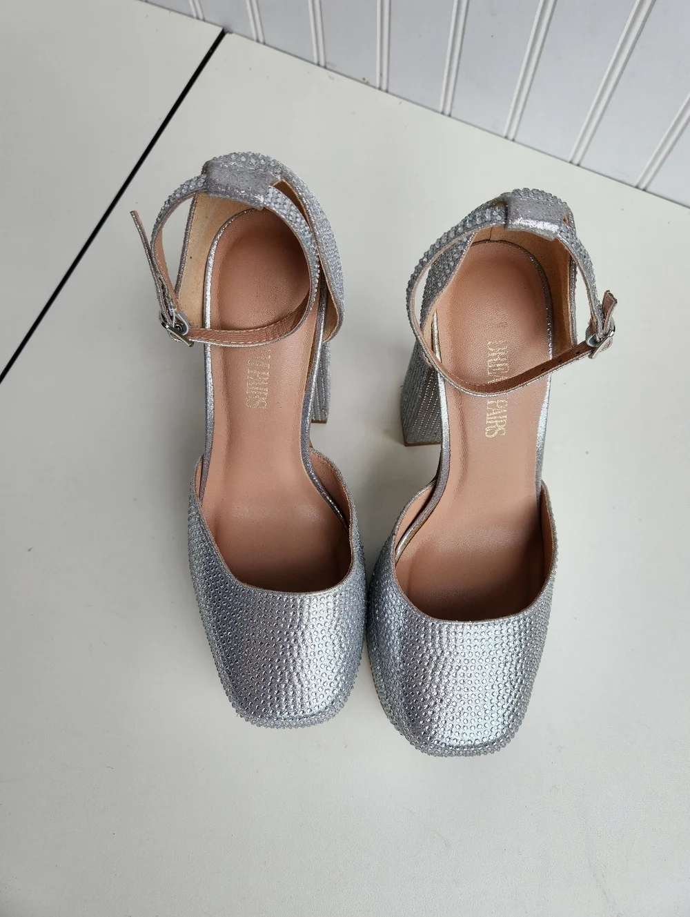 Dream Pairs  high heel sparkle Silver women’s size 8 silver high heels